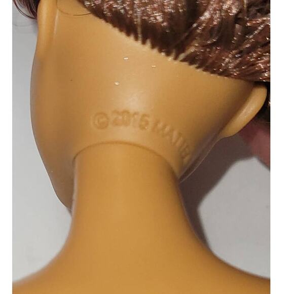 2015 Curvy Mattel's Barbie Fashionista K30HF DYY96 Full Figured Fashion Doll - Picture 8 of 9